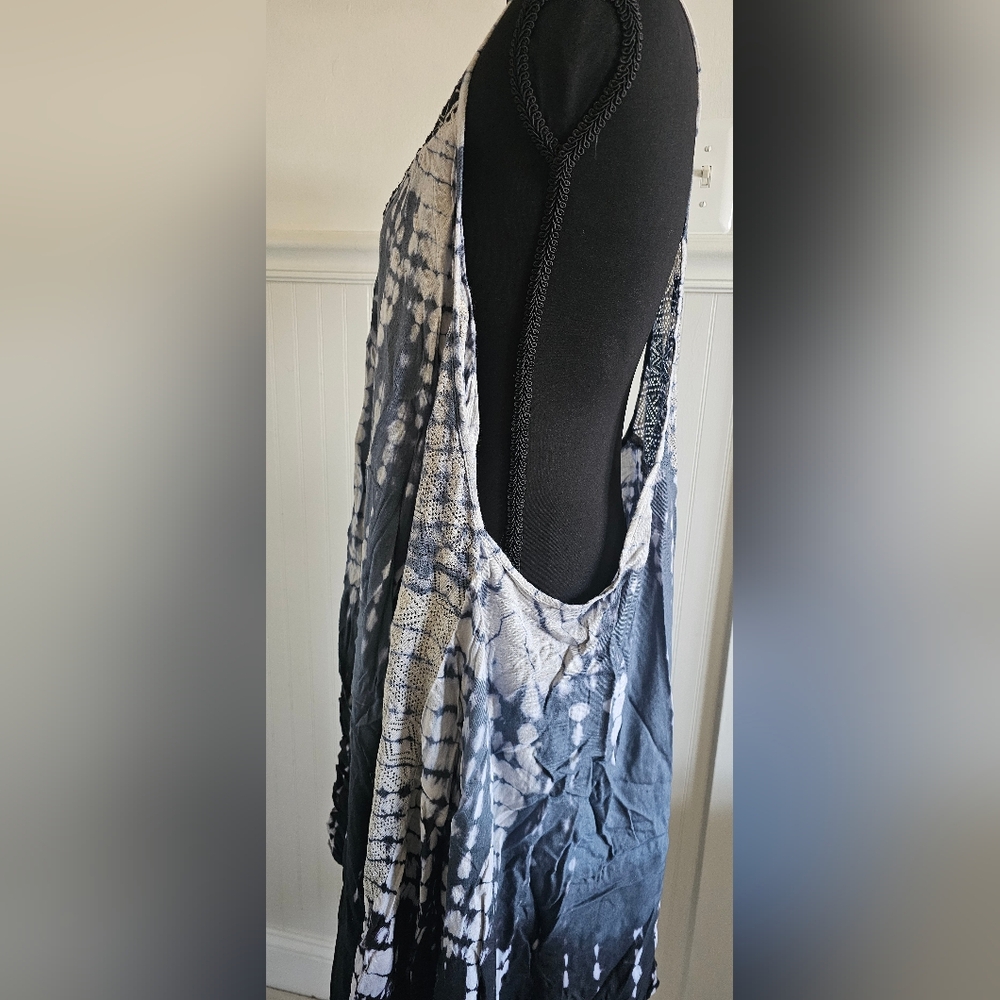 Black & White Tie-Dye Handkerchief Hem Swim Cover-up Plus 22/24 - Picture 2 of 5